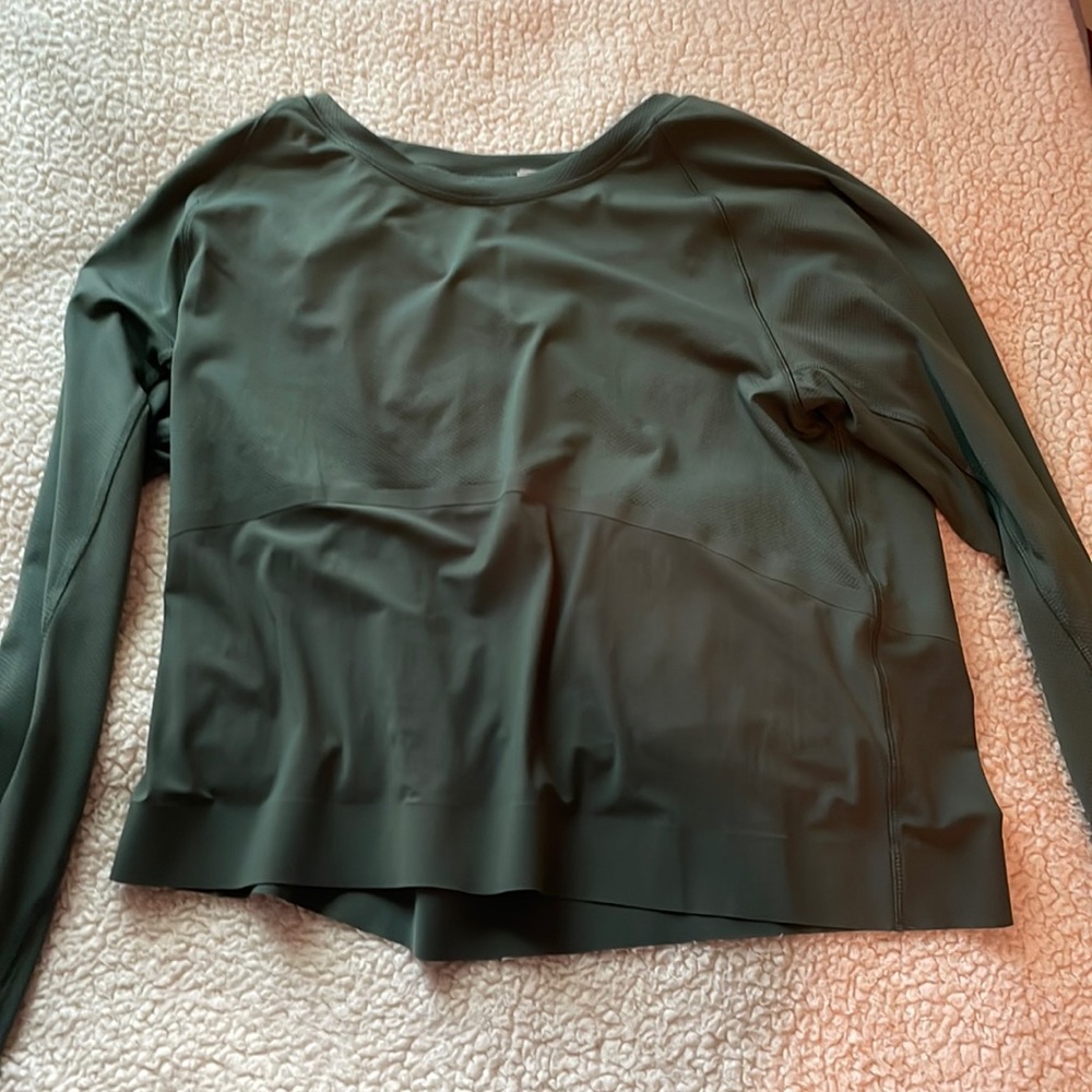 Lululemon crop top